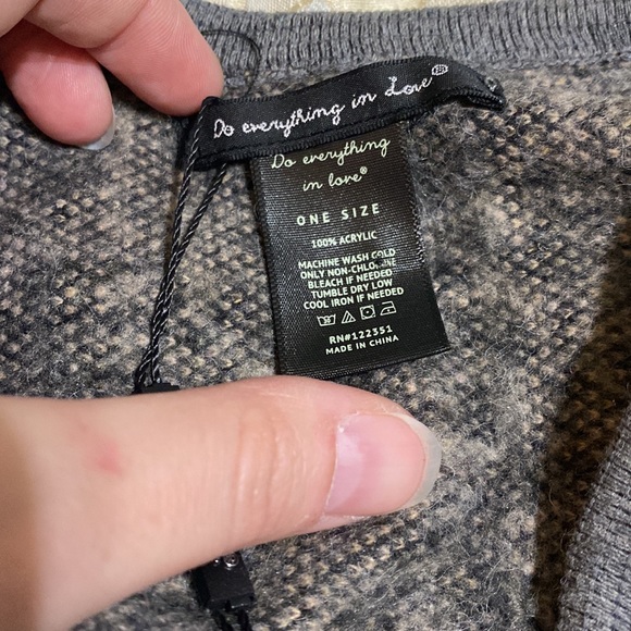 Grey block wrap poncho - Picture 3 of 6